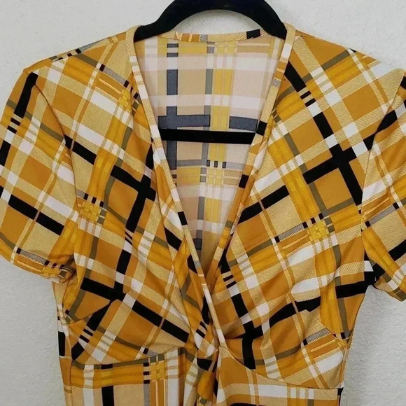 Plaid Short Sleeve Wrap Dress - Picture 2 of 3